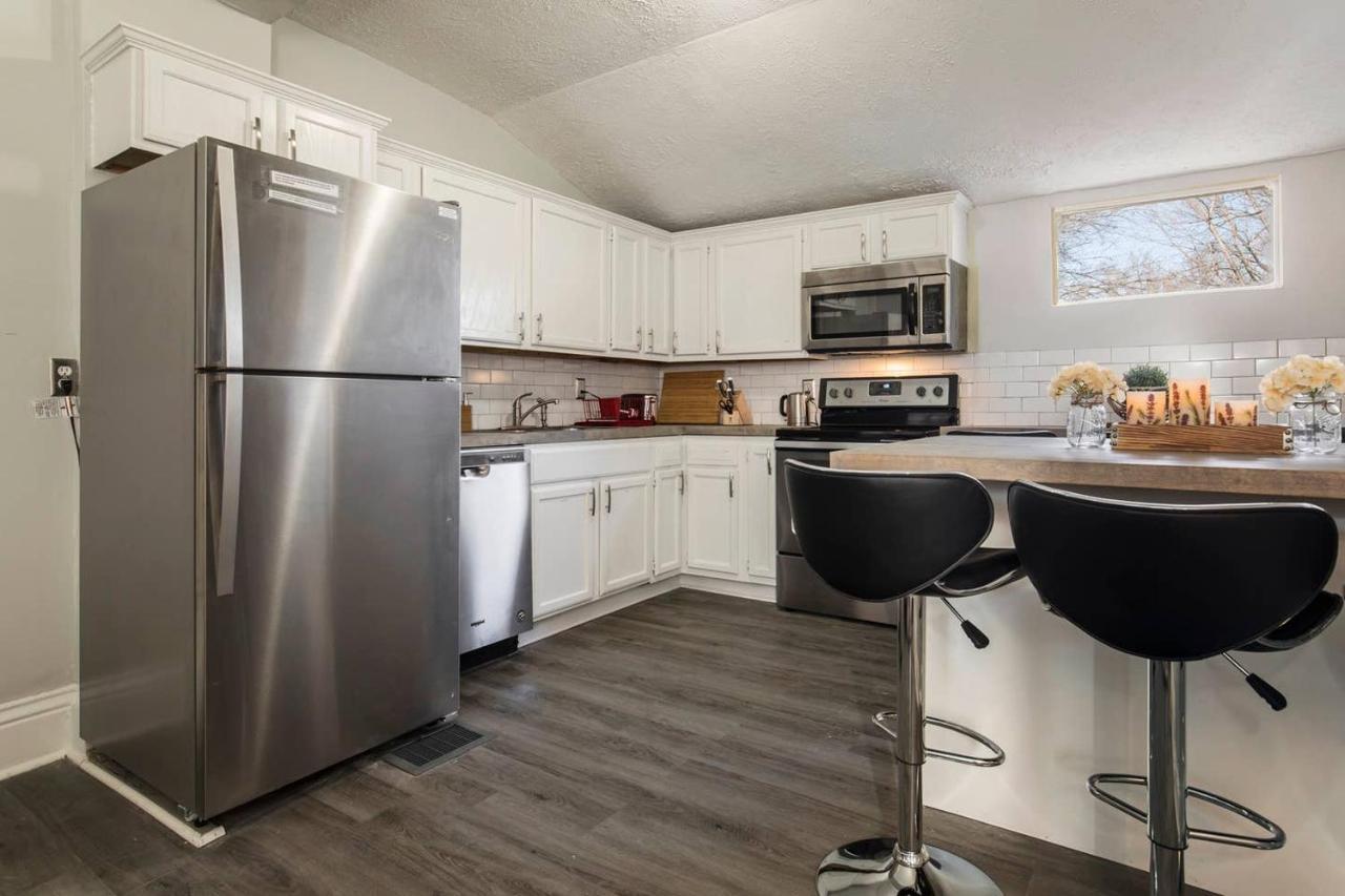 Louisville Dream House 4Br 2Ba By Cozysuites Eksteriør billede