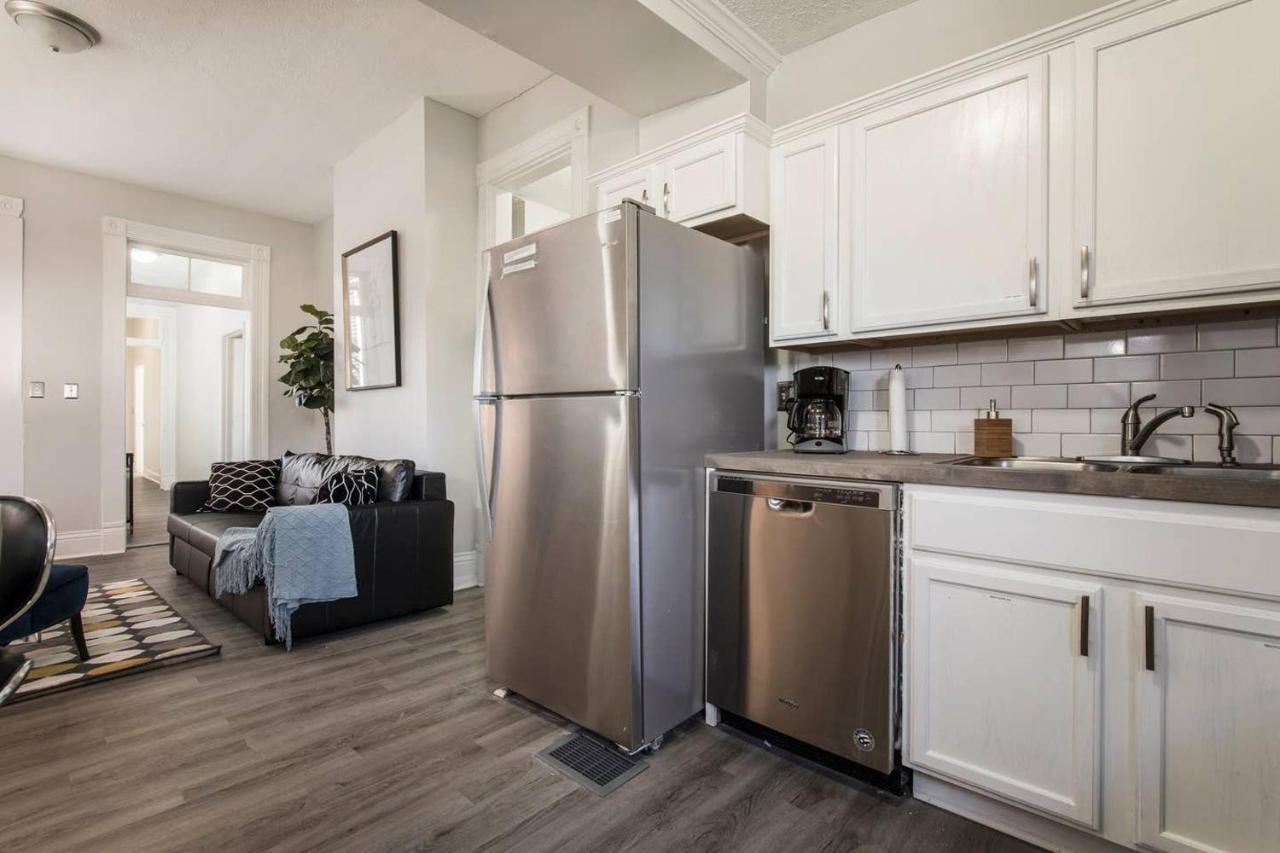 Louisville Dream House 4Br 2Ba By Cozysuites Eksteriør billede