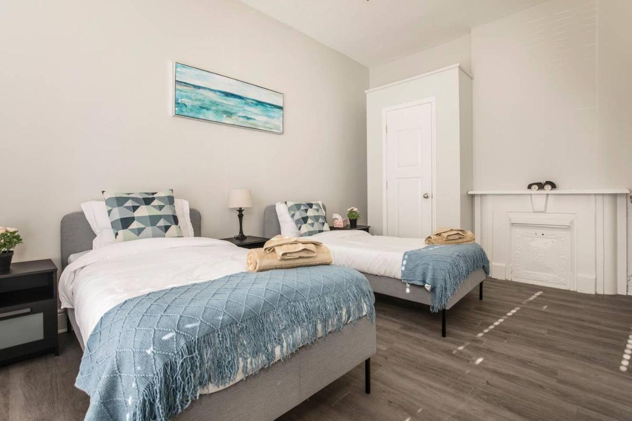Louisville Dream House 4Br 2Ba By Cozysuites Eksteriør billede